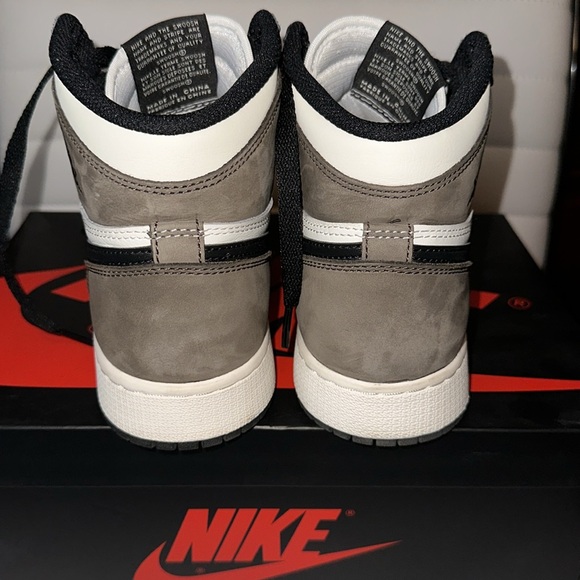 Nike Jordan 1 Retro High - Dark Mocha (GS) - Picture 6 of 12